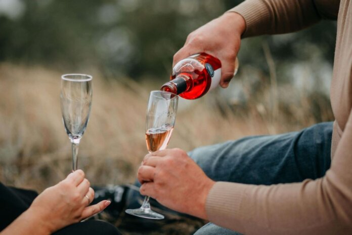 Degustarea vinului rose ca un expert – ce trebuie să știi