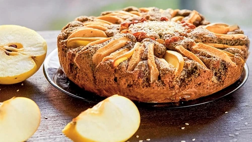 Desert cu semințe de mac, mere și gutui