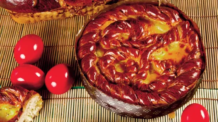 Salată de cremă de brânză cu nucă și struguri