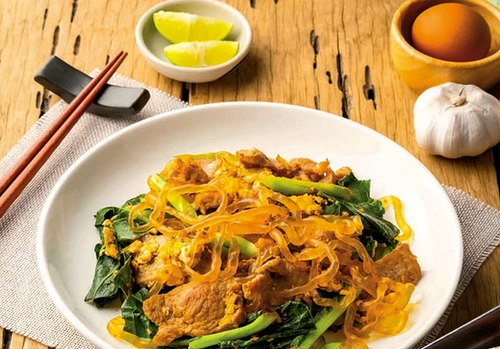 Fidea cu varză și carne de porc