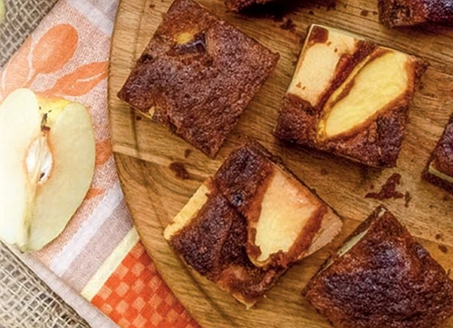 Tartă cu ceașă de cacao, mălai și gutuie