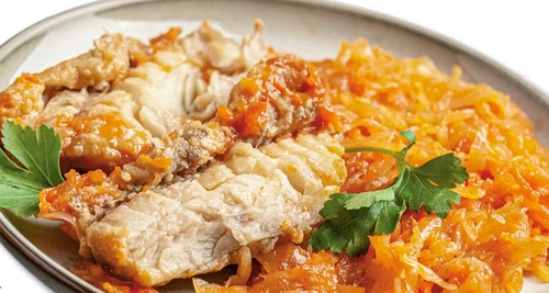 Varză sotată împreună cu pește Varză sotată împreună cu pește