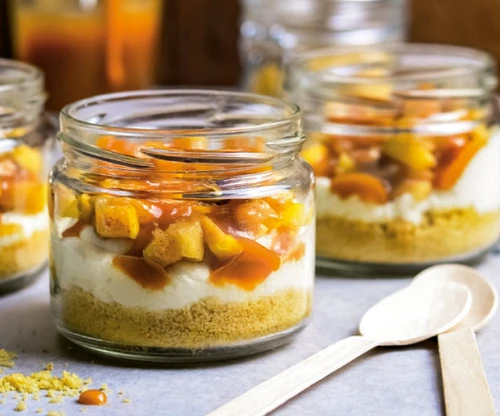 Desert cu mere și caramel sărat