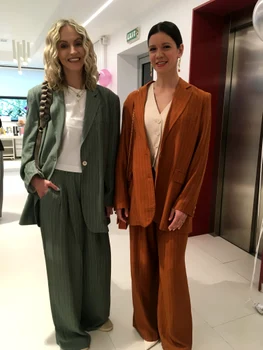 Cum s-au întâlnit Ada Condeescu și Andreea Perju purtând aceleași outfituri la un eveniment de socializare? Ce reacții uimitoare au avut cele două vedete?