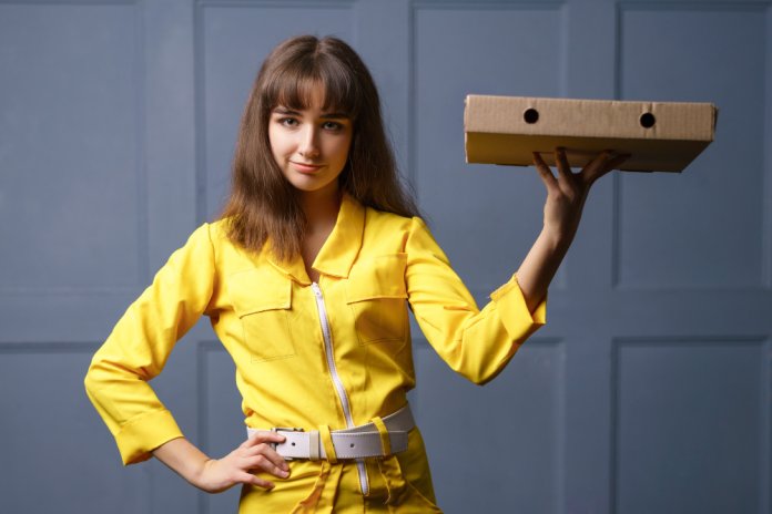 De ce se înmoaie pizza în cutie și cum poți preveni condensul