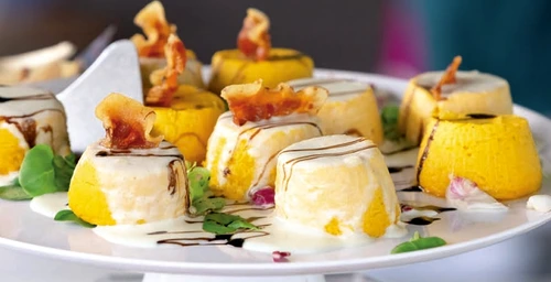 Budinci de dovleac cu bacon crocant Budinci de dovleac cu bacon crocant