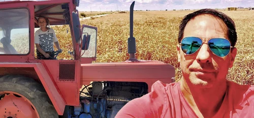 Dan Negru la conducerea unui „monstru agricol” de 40 Dan Negru la conducerea unui „monstru agricol” de 40.000 de euro: „Dacă statul ar sprijini fermierii români…”