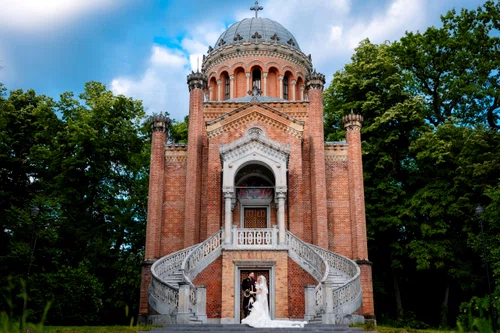 Nuntă regală la Palatul Știrbey! Marius Moga, părintele spiritual al baronesei Nicoleta Scarlat și al lordului Răzvan Vasile de Brattleby, a afirmat: „Am plâns de am rupt!” Nuntă regală la Palatul Știrbey! Marius Moga, părintele spiritual al baronesei Nicoleta Scarlat și al lordului Răzvan Vasile de Brattleby, a afirmat: „Am plâns de am rupt!”