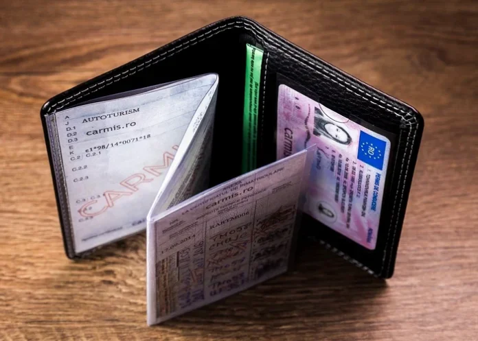 „Unde am ascuns talonul?”. Postarea populară care a făcut ca românii să împărtășească cele mai ciudate locuri în care și-au „depozitat” documentele. „Unde am ascuns talonul?”. Postarea populară care a făcut ca românii să împărtășească cele mai ciudate locuri în care și-au „depozitat” documentele.
