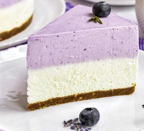 Cheesecake necoaptă cu lavandă și mure