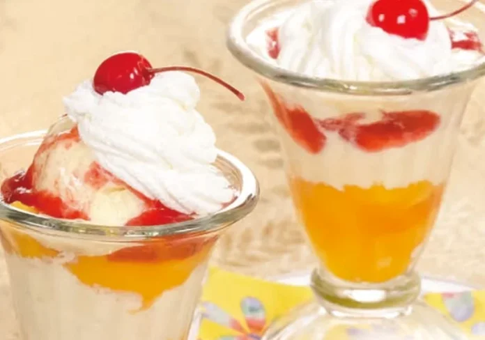 Piersica Melba, eleganță într-un desert clasic Piersica Melba, eleganță într-un desert clasic