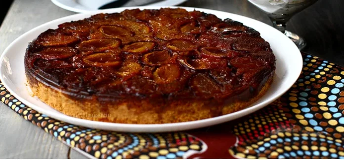 Prajitură răsturnată cu prune caramelizate, deliciul ideal pentru finalul verii. Rețeta cea mai gustoasă. Prajitură răsturnată cu prune caramelizate, deliciul ideal pentru finalul verii. Rețeta cea mai gustoasă.