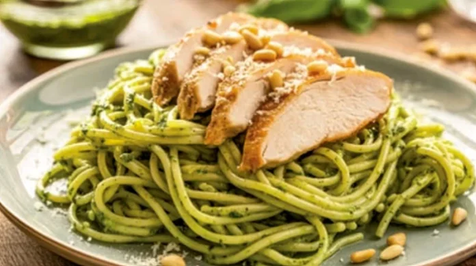 Spaghete cu sos pesto și pui la grill