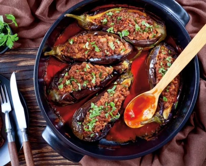 Vinete umplute cu carne măcinată Vinete umplute cu carne măcinată
